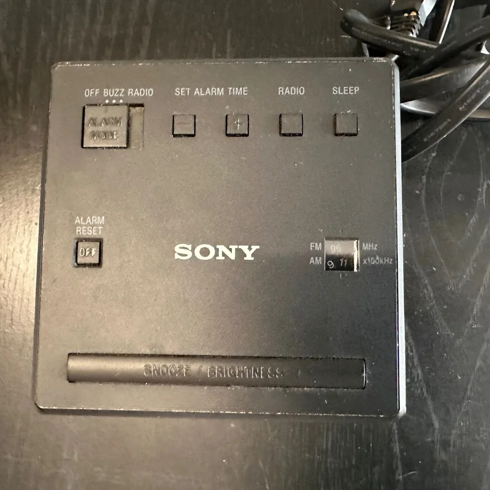Sony Dream Machine Alarm Clock Radio AM FM‎ Sleep Timer Cube Vintage Retro